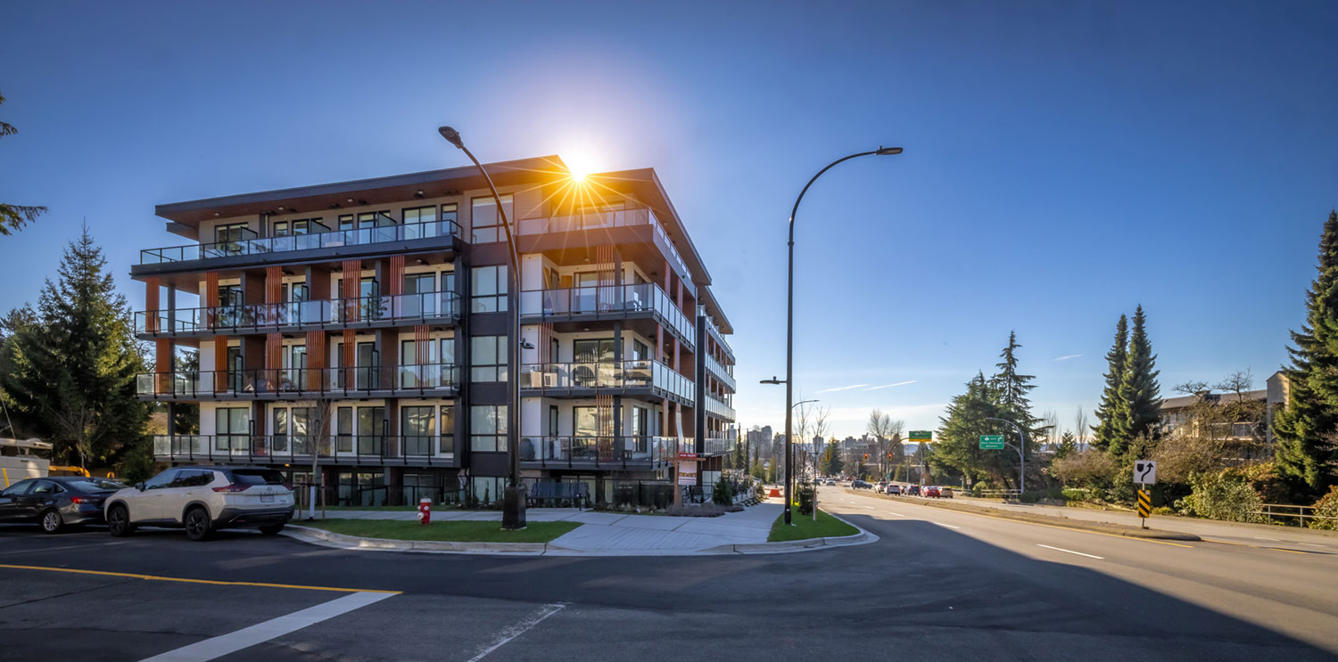 2024_0061---2590-Lonsdale-Avenue-(Exterior)-10