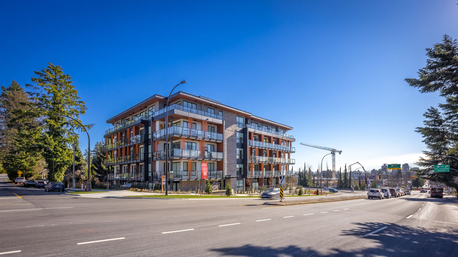 2024_0061---2590-Lonsdale-Avenue-(Exterior)-14
