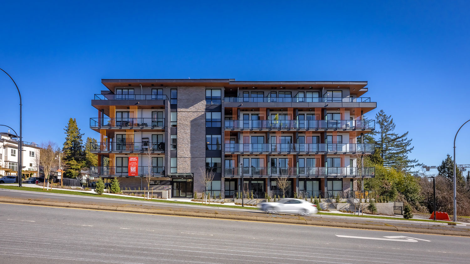 2024_0061---2590-Lonsdale-Avenue-(Exterior)-16
