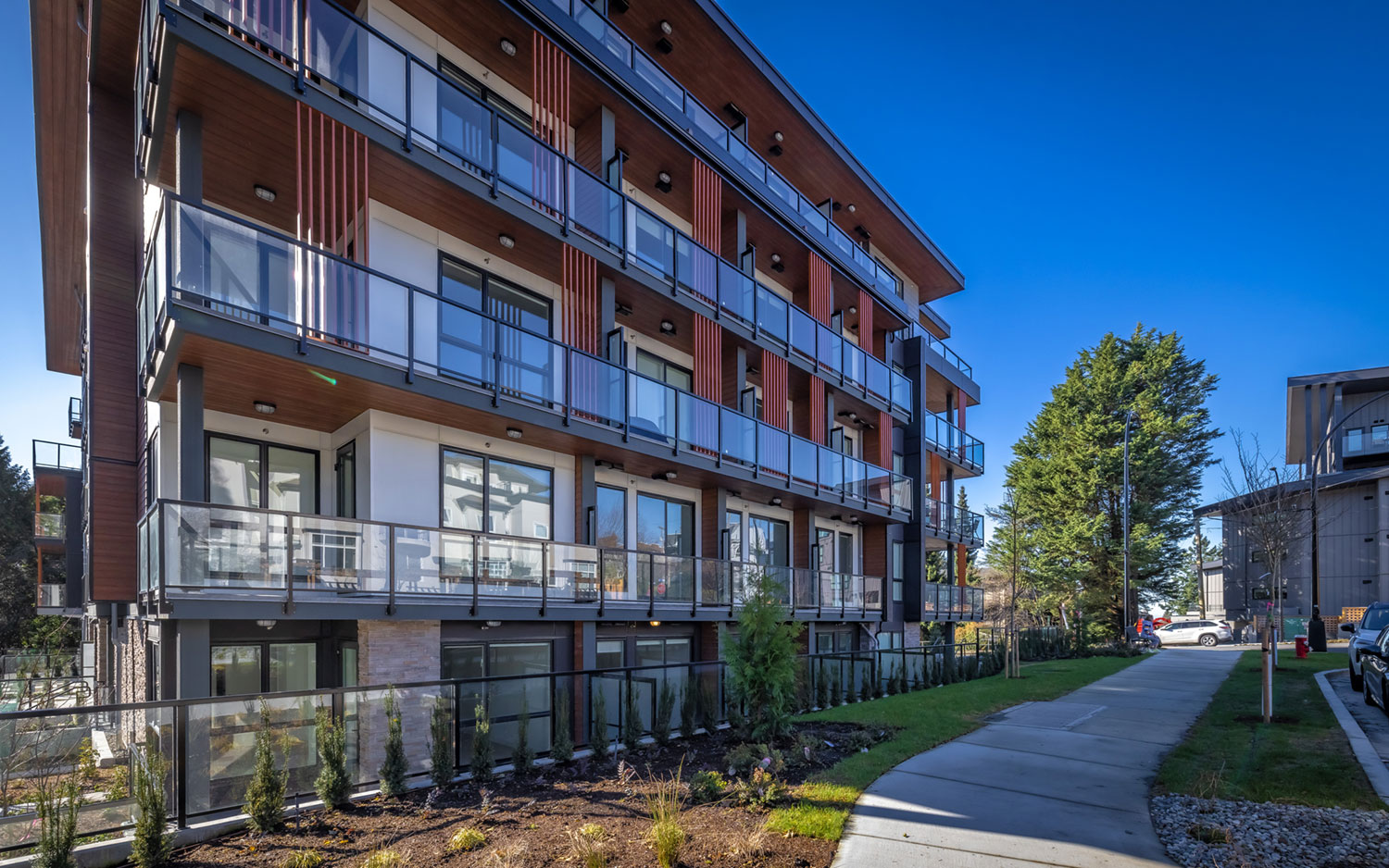 2024_0061---2590-Lonsdale-Avenue-(Exterior)-5