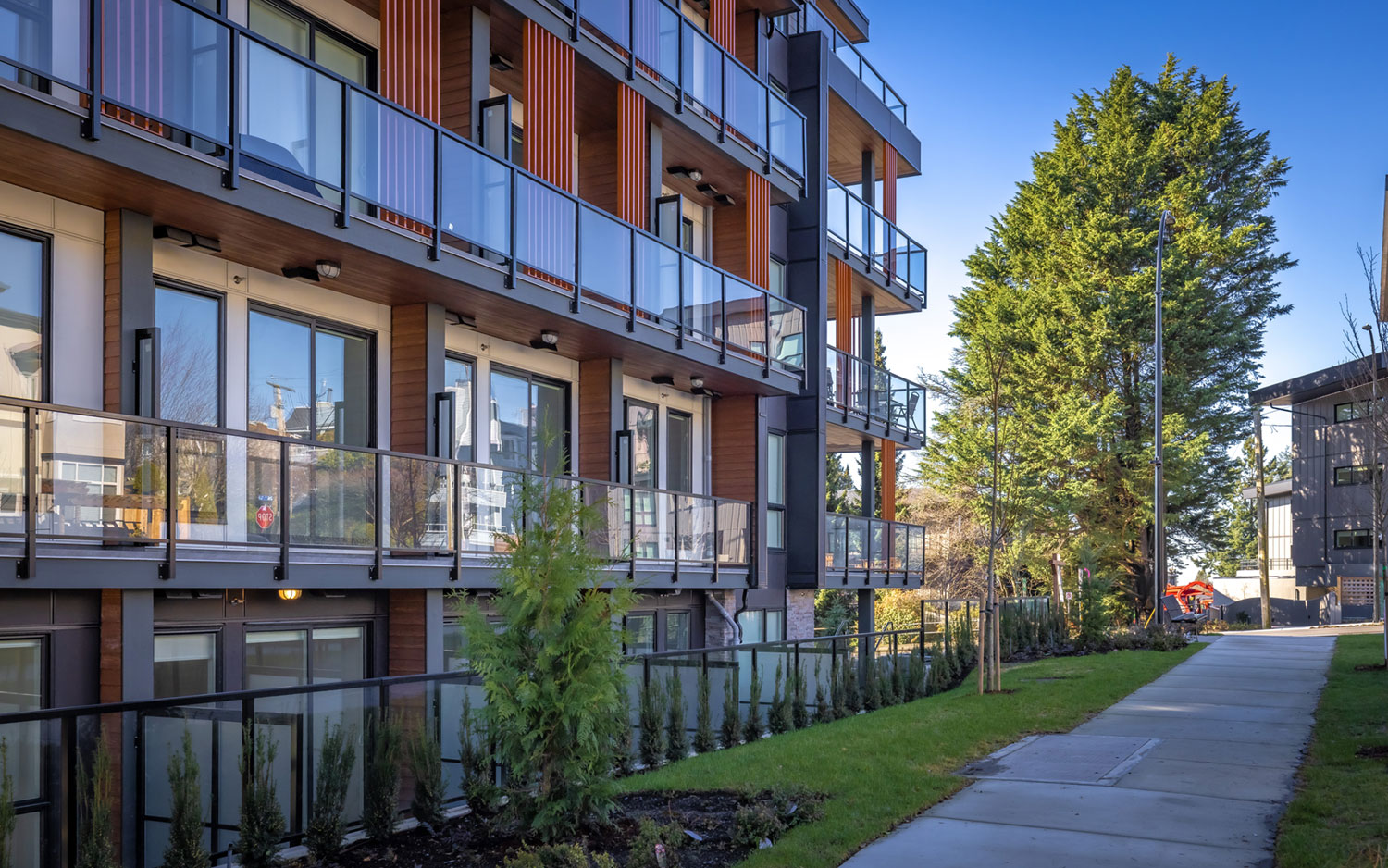 2024_0061---2590-Lonsdale-Avenue-(Exterior)-6